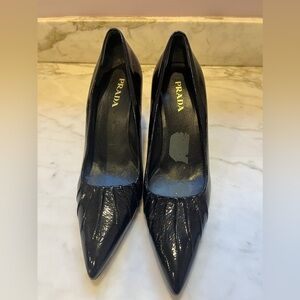 Prada vintage patent leather pleated vamp pumps - size 39
